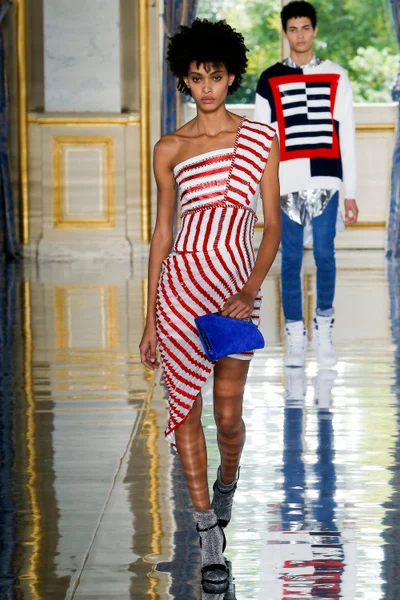 Look 32